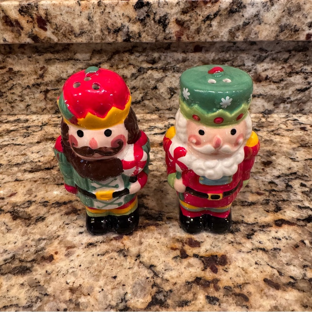 Pier 1 Christmas Holiday Nutcracker Salt & Pepper‎ Shaker 3.5” Discontinued